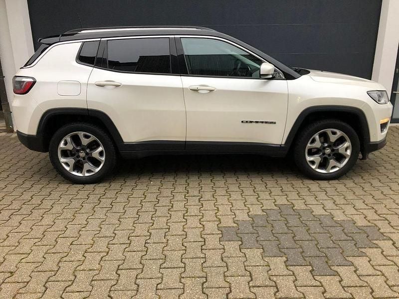 Gebraucht Jeep Compass Limited 170 PS (125 kW) 2017 Weiß SUV