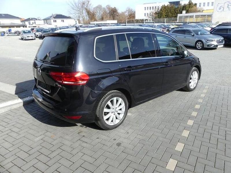 Gebraucht VW Touran Highline 150 PS (110 kW) 2017 Schwarz Van / Kleinbus