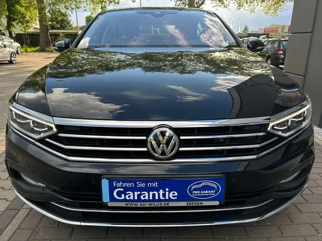 Usata VW Passat Elegance 150 CV (110 kW) 2020 Nero Berlina