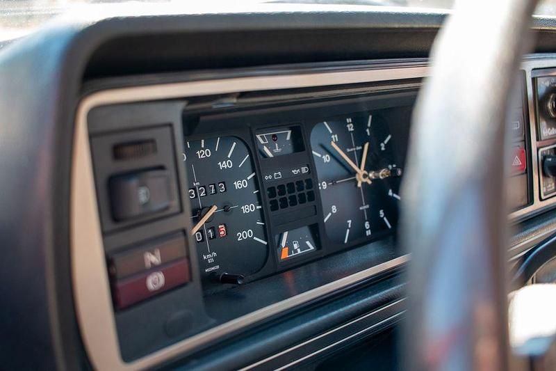 Gebraucht VW Golf I 50 PS (36 kW) 1982 Rot Kleinwagen