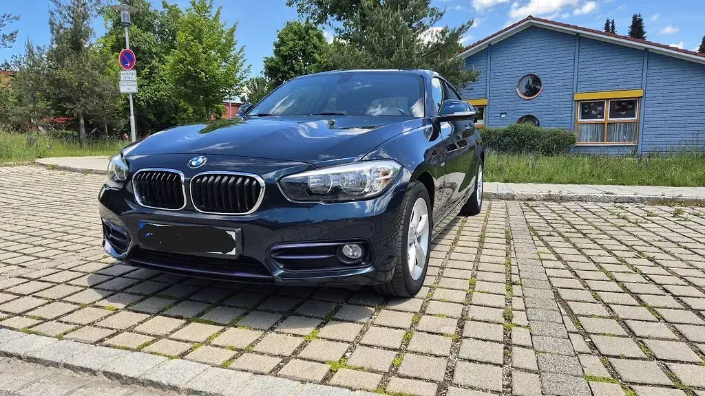 Gebraucht BMW 116 Sport Line 116 PS (85 kW) 2016 Blau Kleinwagen