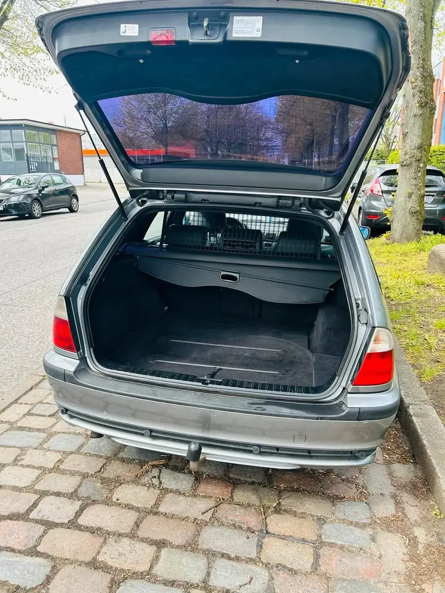 Second-hand BMW 320 150 CP (110 kW) 2004 Gri Break