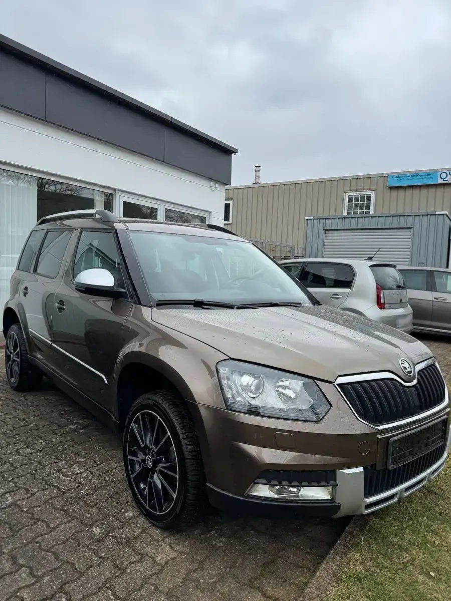 Gebraucht Skoda Yeti 110 PS (80 kW) 2015 Braun SUV