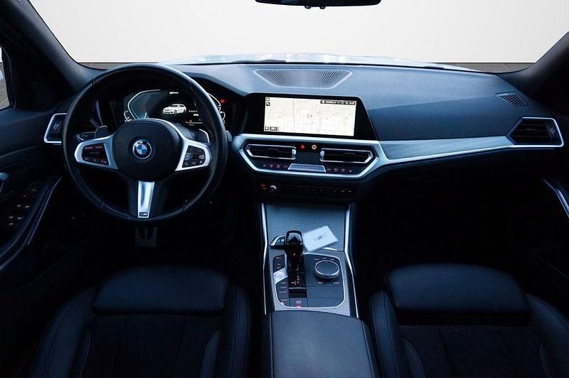 Gebraucht BMW 330e M Sport 252 PS (185 kW) 2022 Weiß Limousine