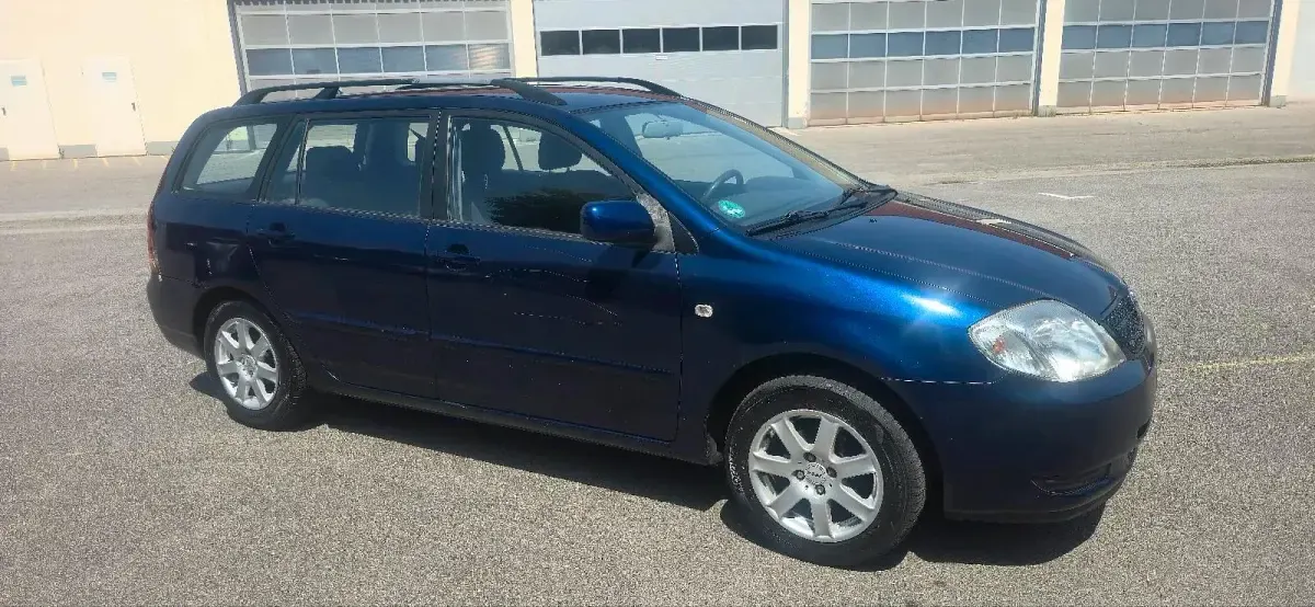Gebraucht Toyota Corolla 110 PS (80 kW) 2002 Blau Kombi