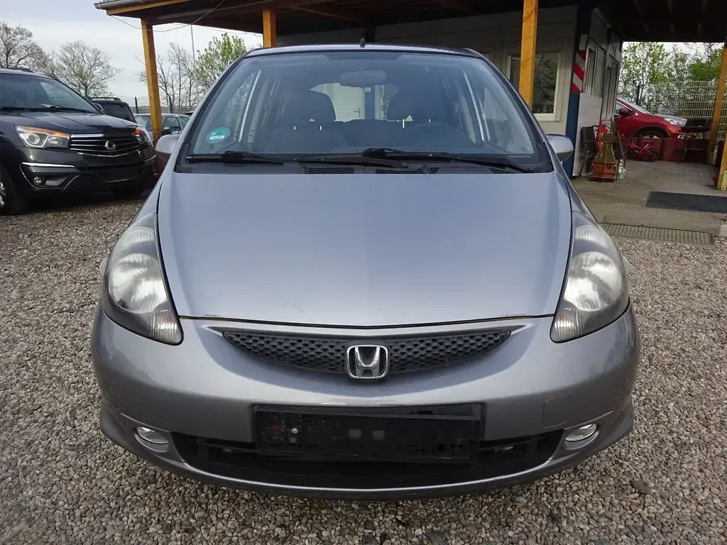 Second-hand Honda Jazz 77 CP (56 kW) 2008 Argintiu Hatchback
