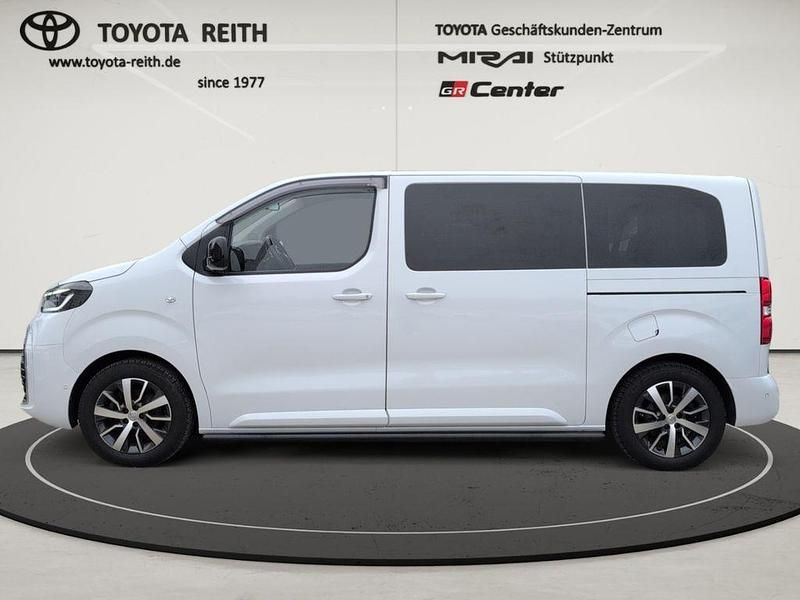 Gebraucht Toyota Proace Verso Team 177 PS (130 kW) 2024 Weiß Kombi