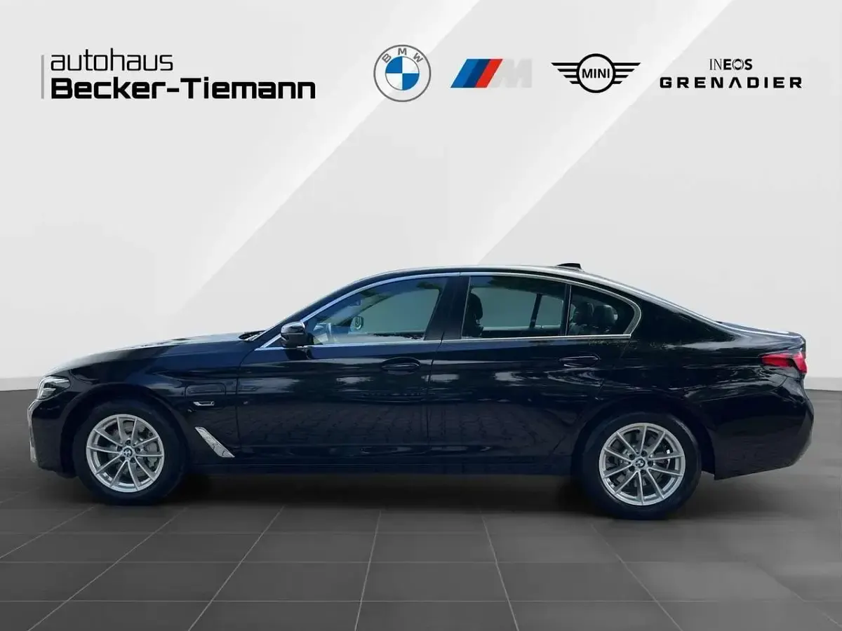 Gebraucht BMW 530e Sport Line 292 PS (214 kW) 2022 Schwarz ii Limousine