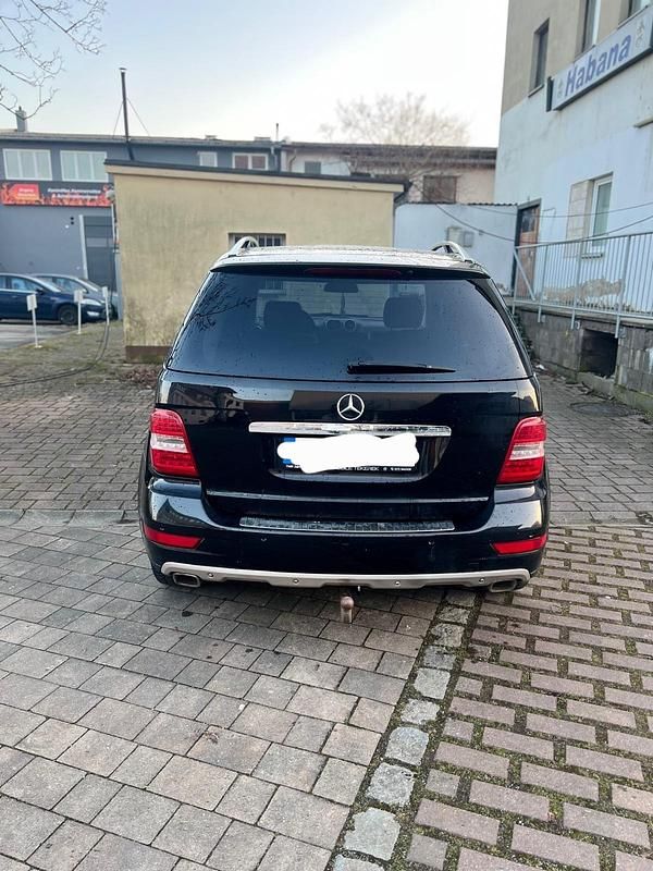 Gebraucht Mercedes ML350 230 PS (169 kW) 2011 Schwarz SUV
