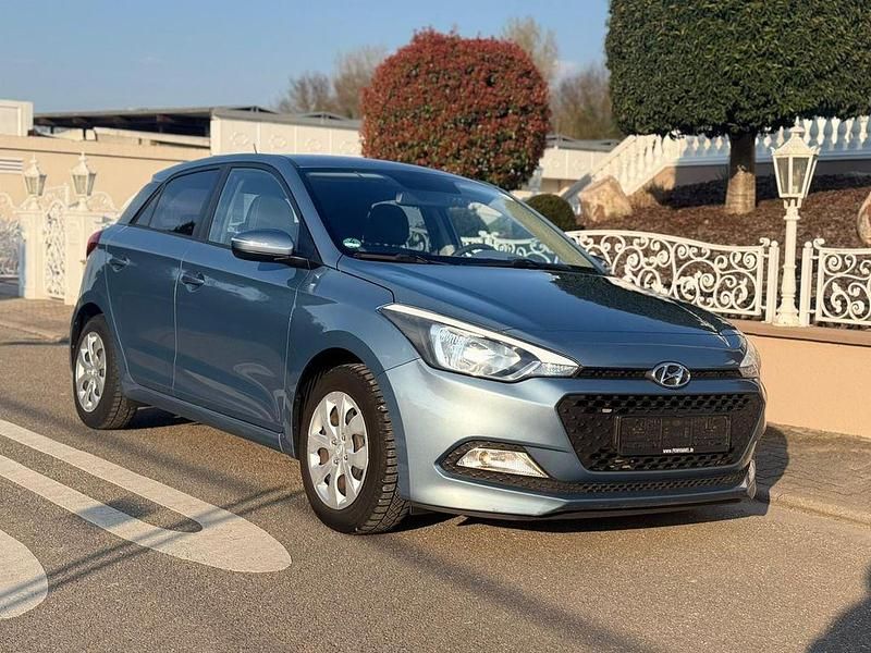 Gebraucht Hyundai i20 GO! 75 PS (55 kW) 2017 Blau Limousine