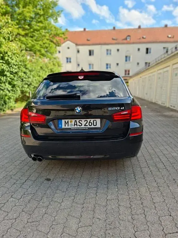 Gebraucht BMW 520 Luxury Line 190 PS (139 kW) 2016 Schwarz Kombi