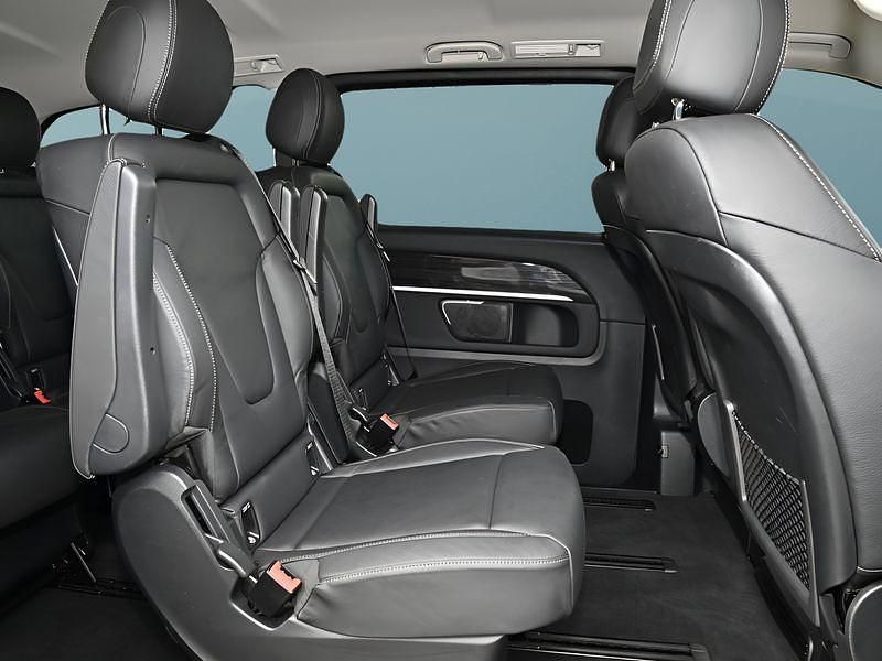 Gebraucht Mercedes V300 237 PS (174 kW) 2023 Grau Van / Kleinbus