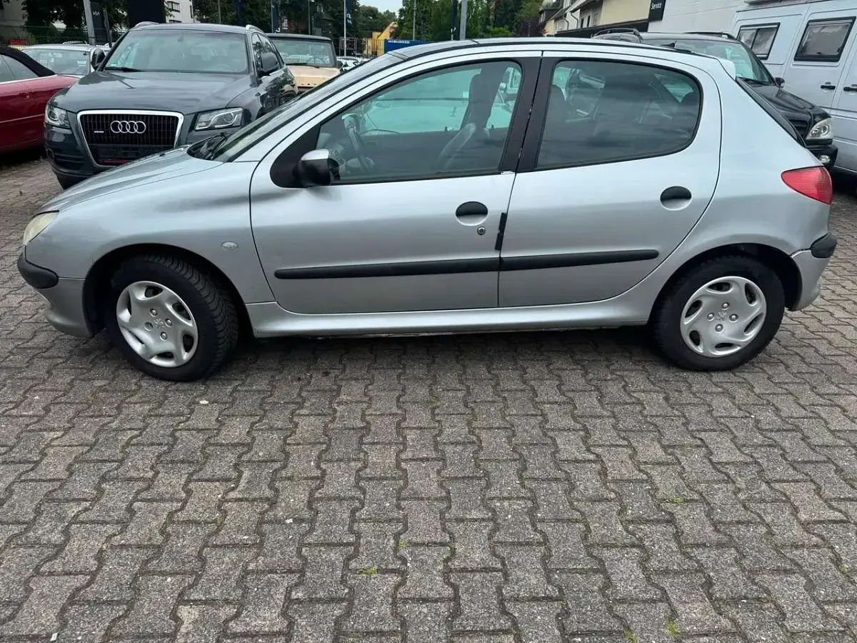 Gebraucht Peugeot 206 Premium 109 PS (80 kW) 2002 Grau Limousine