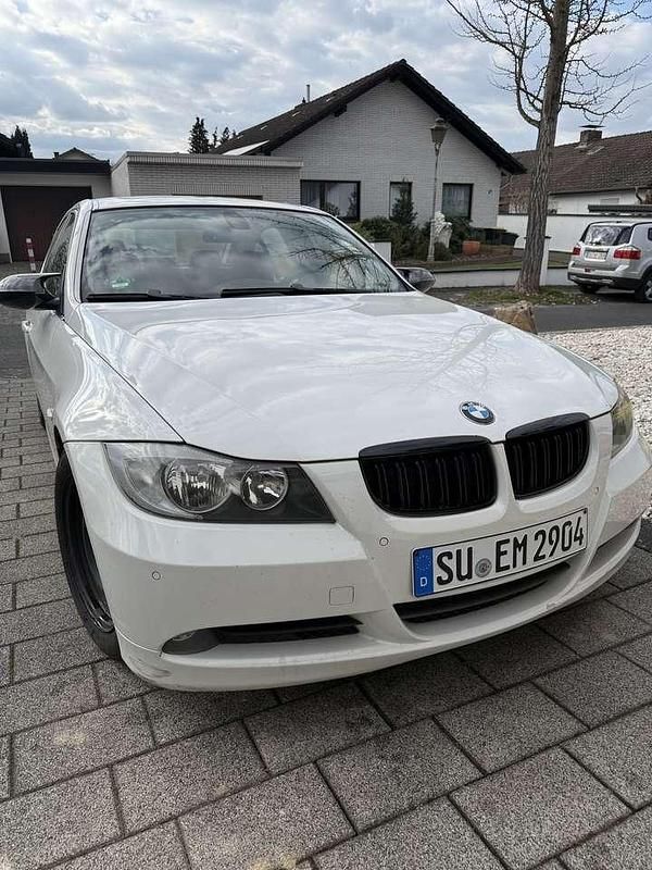 Gebraucht BMW 325 218 PS (160 kW) 2008 Weiß Limousine