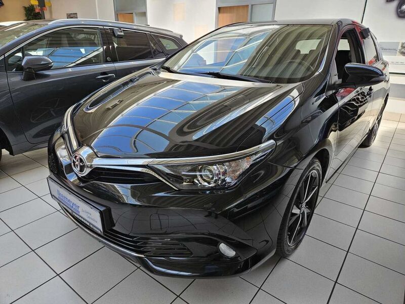 Mysticschwarz mica Gebraucht 2017 Toyota Auris Edition-S Limousine | 14.750 € (Etwas zu teuer) - Bild 1/4