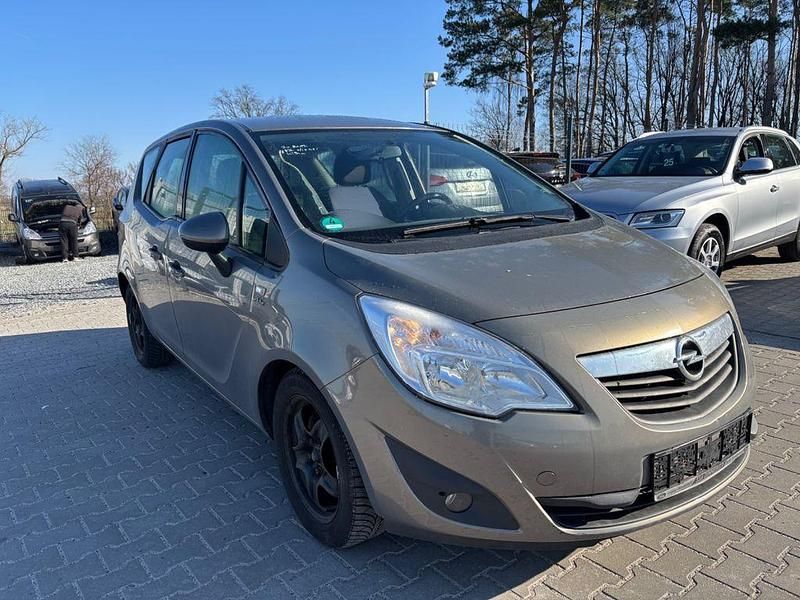 Gebraucht Opel Meriva Active 131 PS (96 kW) 2013 Braun Van / Kleinbus
