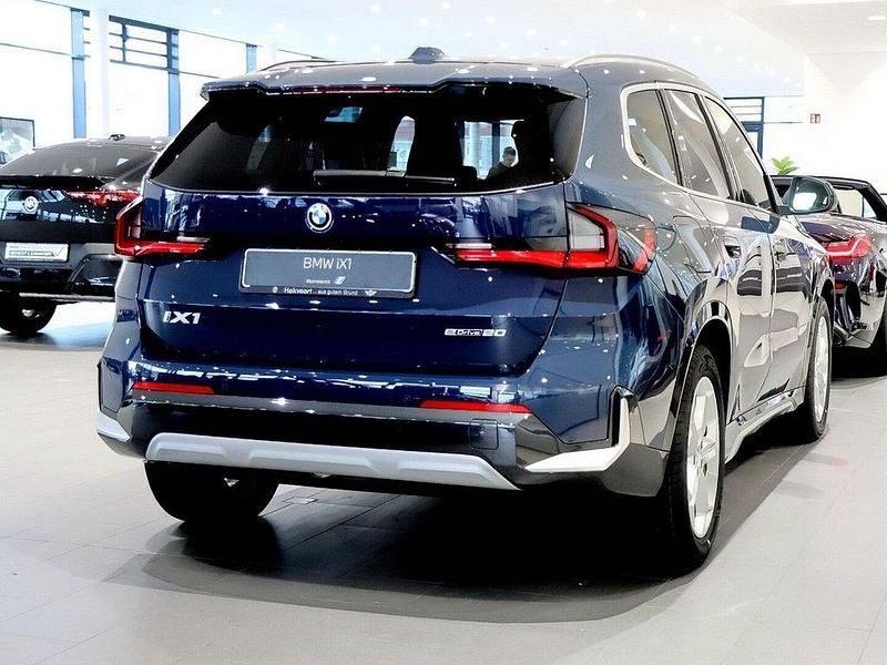 Neu BMW iX1 xLine 150 kW (204 PS) 2025 Blau SUV