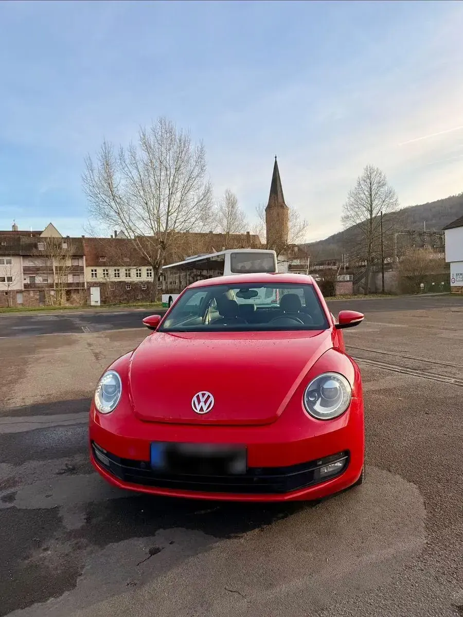 Używany VW Beetle 160 KM (117 kW) 2012 Czerwony Hatchback