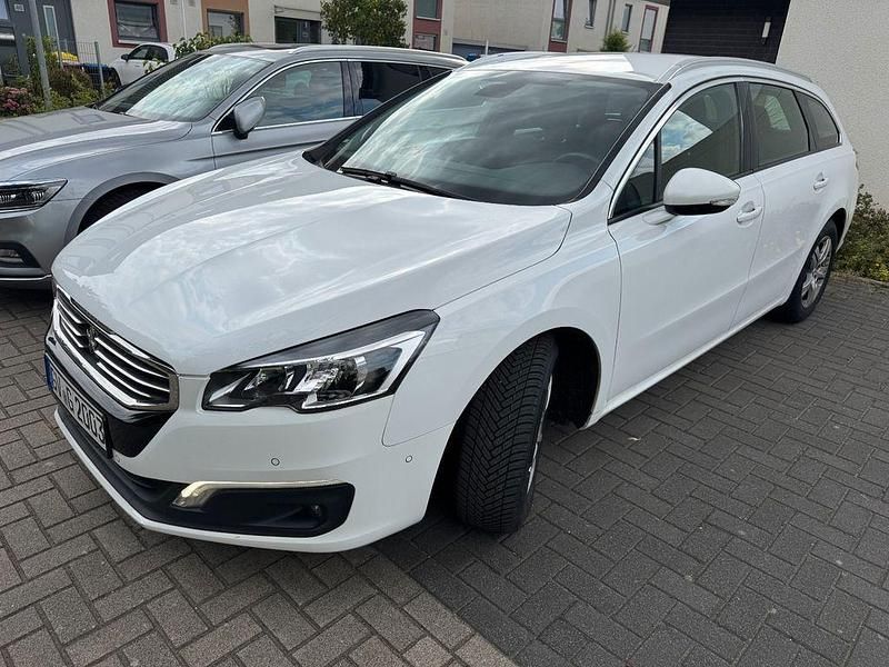 Weiß Gebraucht 2017 Peugeot 508 Kombi | 10.200 € (Fairer Preis) - Bild 1/4