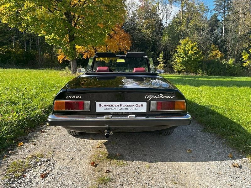 Gebraucht Alfa Romeo Spider Veloce 126 PS (92 kW) 1981 Schwarz Cabrio