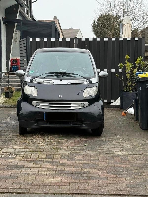Schwarz Gebraucht 2004 Smart ForTwo Coupé Passion Coupé | 2.400 € (Fairer Preis) - Bild 1/4