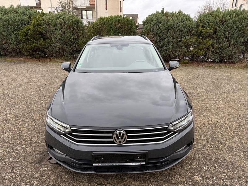 Gebraucht VW Passat 120 PS (88 kW) 2020 Grau Kombi
