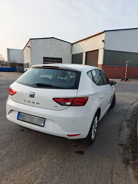 Gebraucht Seat Leon Style 150 PS (110 kW) 2013 Weiß Limousine