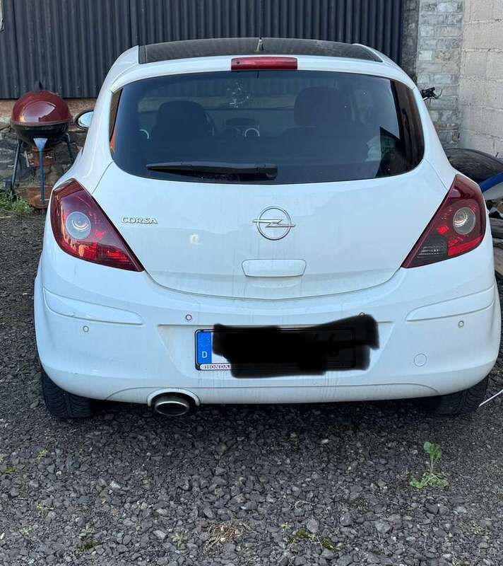 Gebraucht 2010 Opel Corsa Color Edition Kleinwagen | 1.200 € - Bild 1/4
