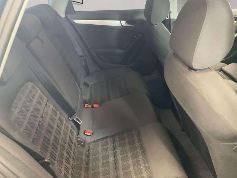 Gebraucht Audi A4 Sport 163 PS (119 kW) 2014 Brillantschwarz Kombi