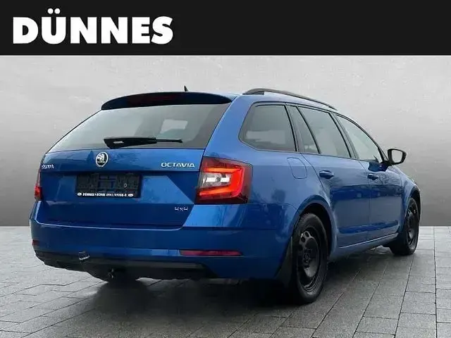 Gebraucht Skoda Octavia Style 180 PS (132 kW) 2018 Blau Kombi