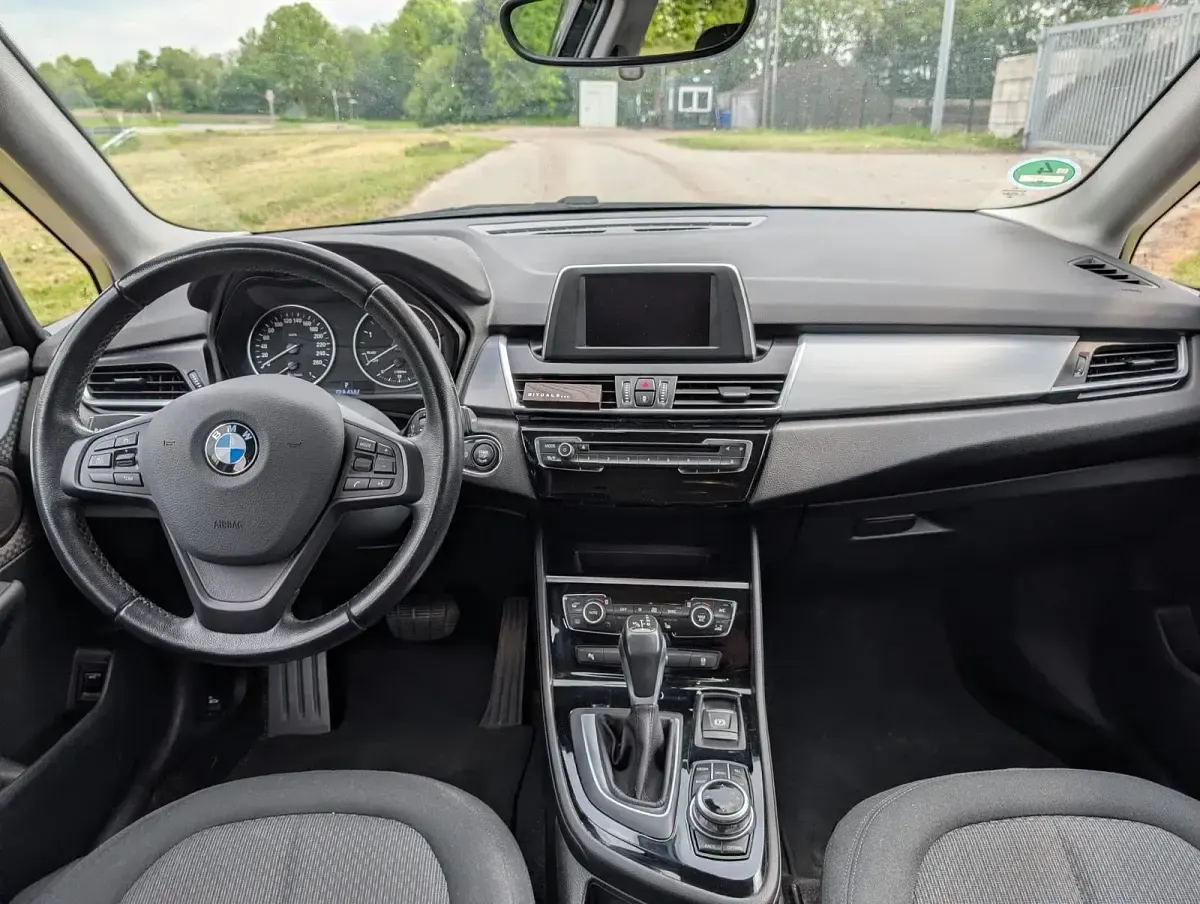 Używany BMW 218 150 KM (110 kW) 2017 Czarny SUV