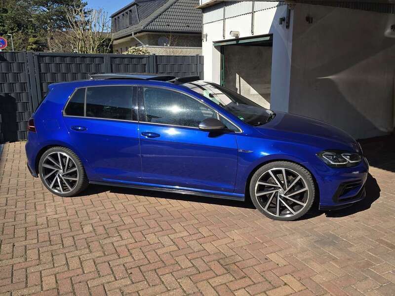 Blau Gebraucht 2017 VW Golf VII R Limousine | 28.750 € (Teuer) - Bild 1/4