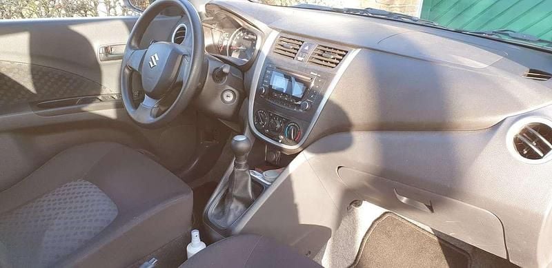 Gebraucht Suzuki Celerio Comfort 68 PS (50 kW) 2015 Rot Kleinwagen