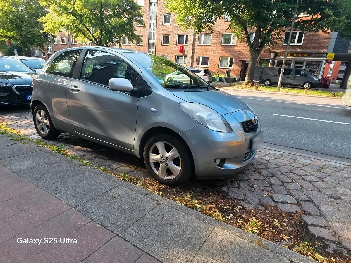 Gebraucht Toyota Yaris 87 PS (63 kW) 2007 Grau Kleinwagen