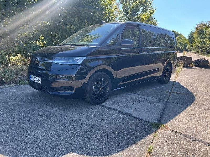 Gebraucht VW Multivan Life 150 PS (110 kW) 2023 Schwarz Van