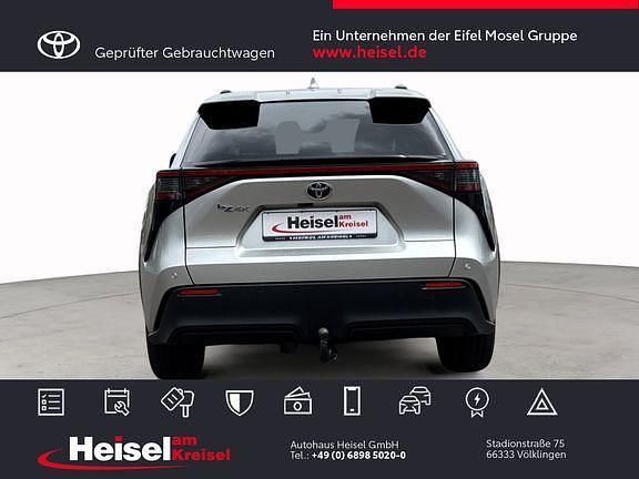 Gebraucht Toyota bZ4X Basis 150 kW (204 PS) 2023 Cosmicsilber metallic SUV