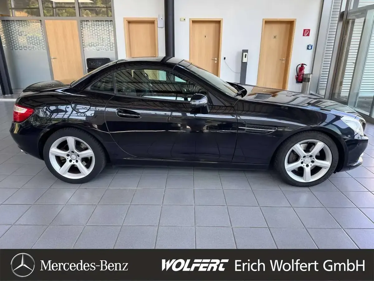 Gebraucht Mercedes SLK250 204 PS (150 kW) 2013 Obsidianschwarz  metalliclack Cabrio