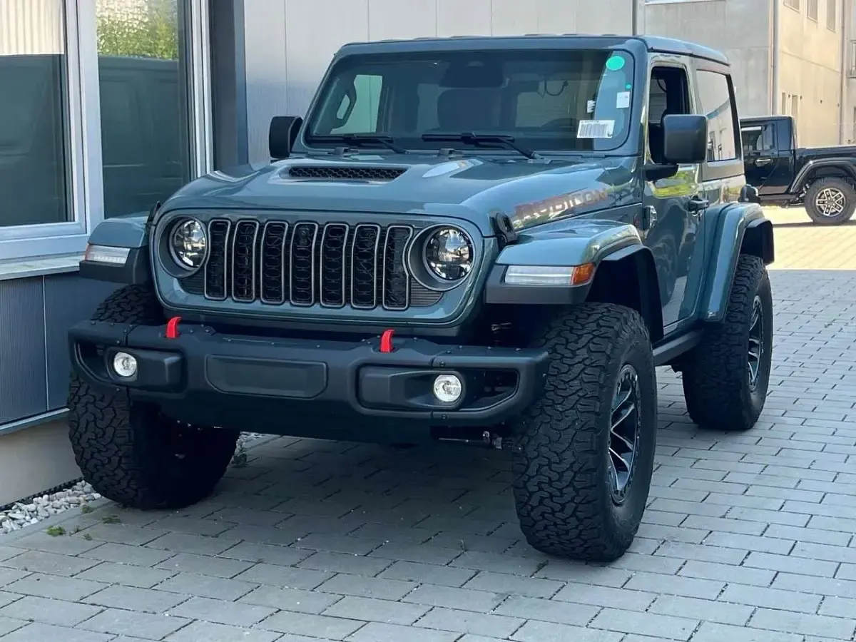 Neu Jeep Wrangler Rubicon 272 PS (200 kW) 2025 Grau SUV