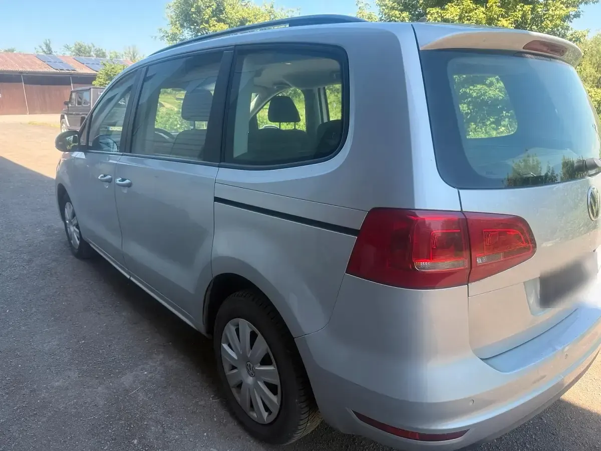Gebraucht VW Sharan 140 PS (102 kW) 2012 Silber Van / Kleinbus