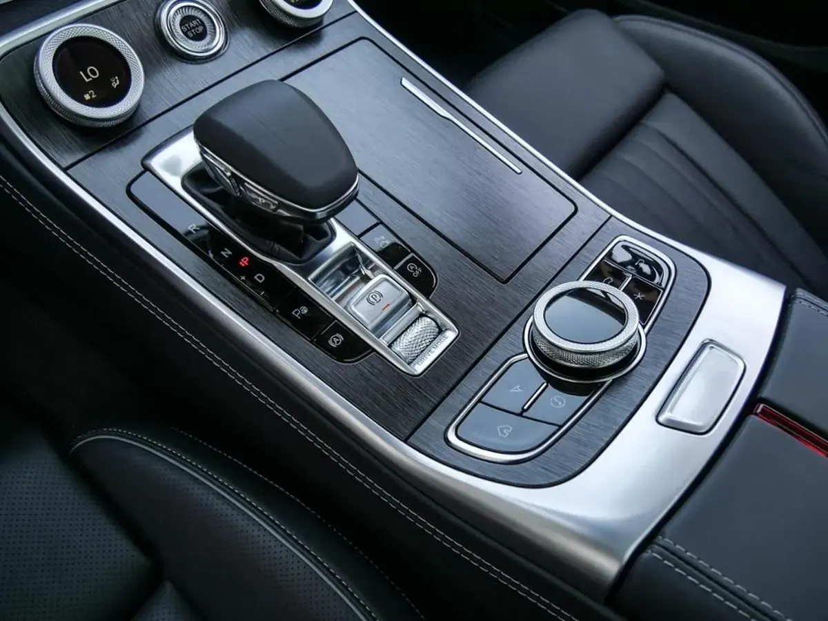 Gebraucht Hongqi H9 185 PS (136 kW) 2025 Schwarz Limousine