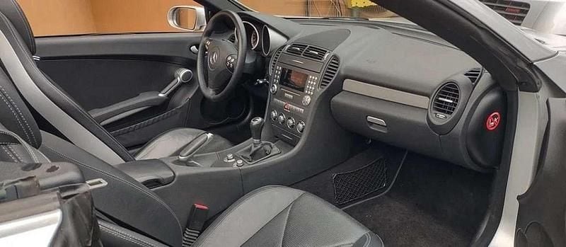 Grau Gebraucht 2006 Mercedes SLK200 Cabrio | 6.095 € (Guter Preis) - Bild 1/4