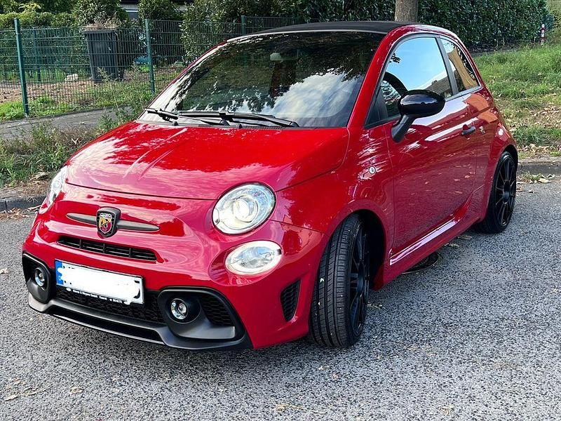 Rot Gebraucht 2022 Abarth 695C Cabrio | 25.900 € (Superpreis) - Bild 1/4