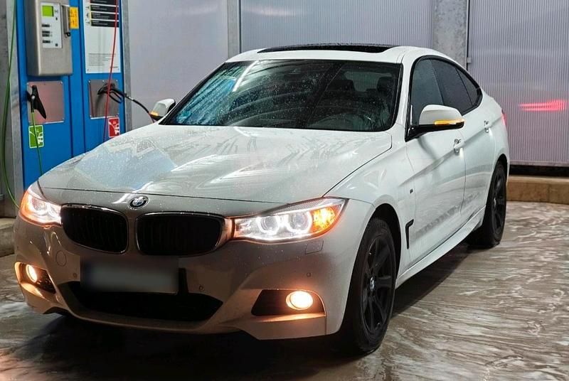 Weiß Gebraucht 2014 BMW 320 Gran Turismo M Sport Limousine | 18.900 € - Bild 1/4