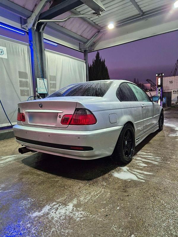 Gebraucht BMW 325 192 PS (141 kW) 2003 Silber Coupé