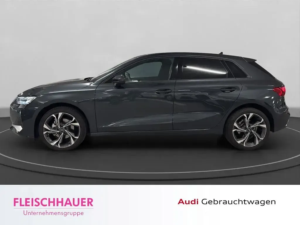 Używany Audi A3 Advanced 204 KM (150 kW) 2025 Czarny Sedan/Limuzyna