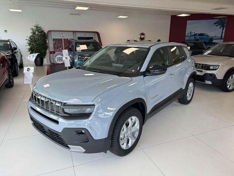 Grau Neu 2025 Jeep Avenger Altitude SUV | 27.500 € (Etwas zu teuer) - Bild 1/4