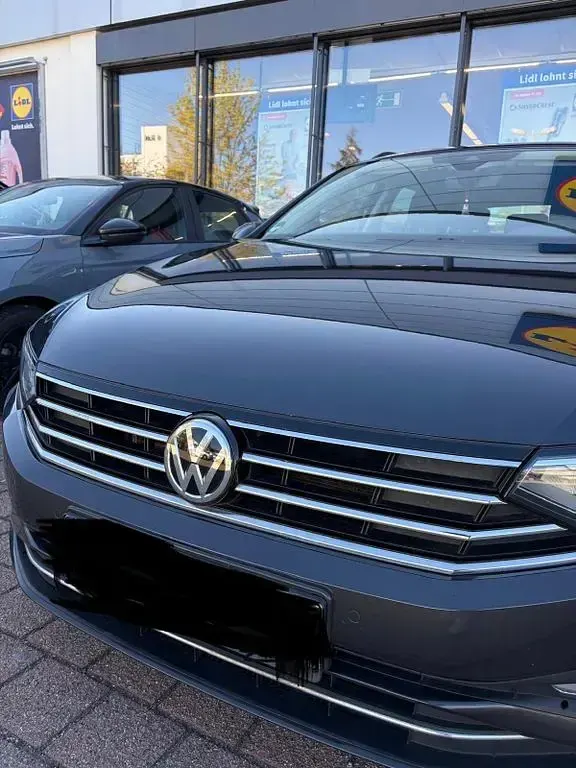 Gebraucht VW Passat Comfortline 120 PS (88 kW) 2019 Grau Kombi