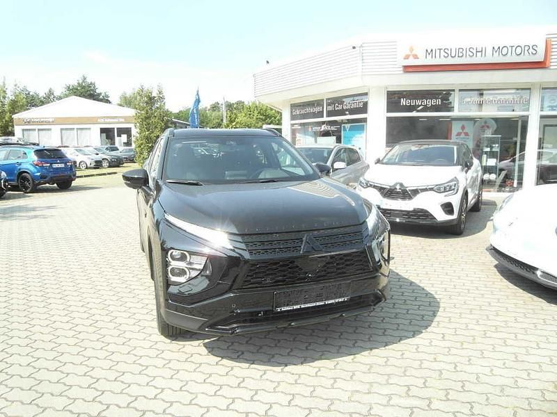 Schwarz (metallic) Gebraucht 2022 Mitsubishi Eclipse Cross Select SUV | 20.490 € (Fairer Preis) - Bild 1/4