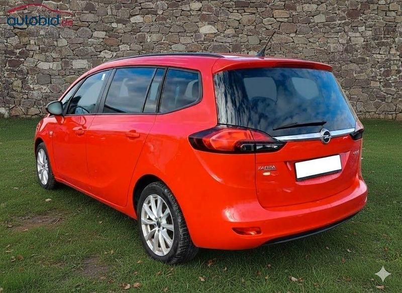 Gebraucht Opel Zafira Tourer drive 136 PS (100 kW) 2016 Rot Van / Kleinbus