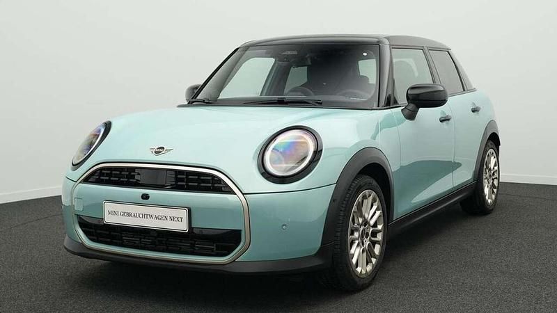 Grün Gebraucht 2024 Mini Cooper Favoured Kleinwagen | 31.610 € (Fairer Preis) - Bild 1/4